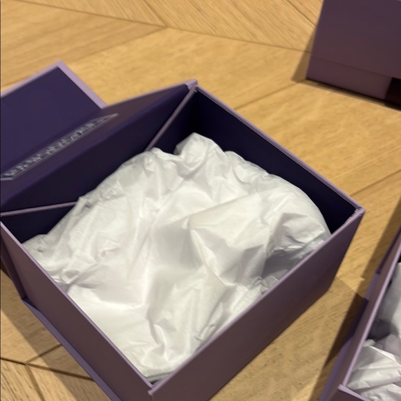 Bergdorf Goodman Set of Purple Gift Boxes - Picture 3 of 4